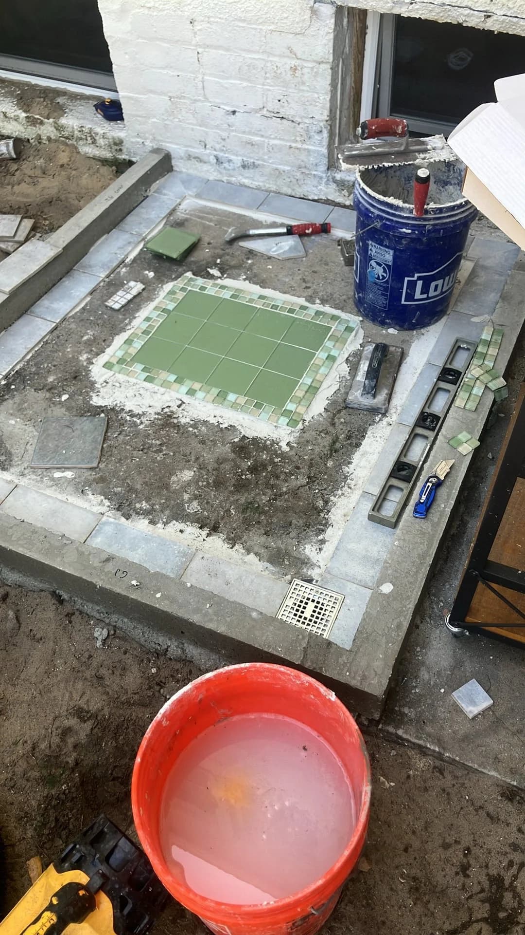 Laying patio tile